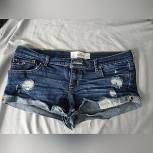 Hollister distressed low rise shorts size 9